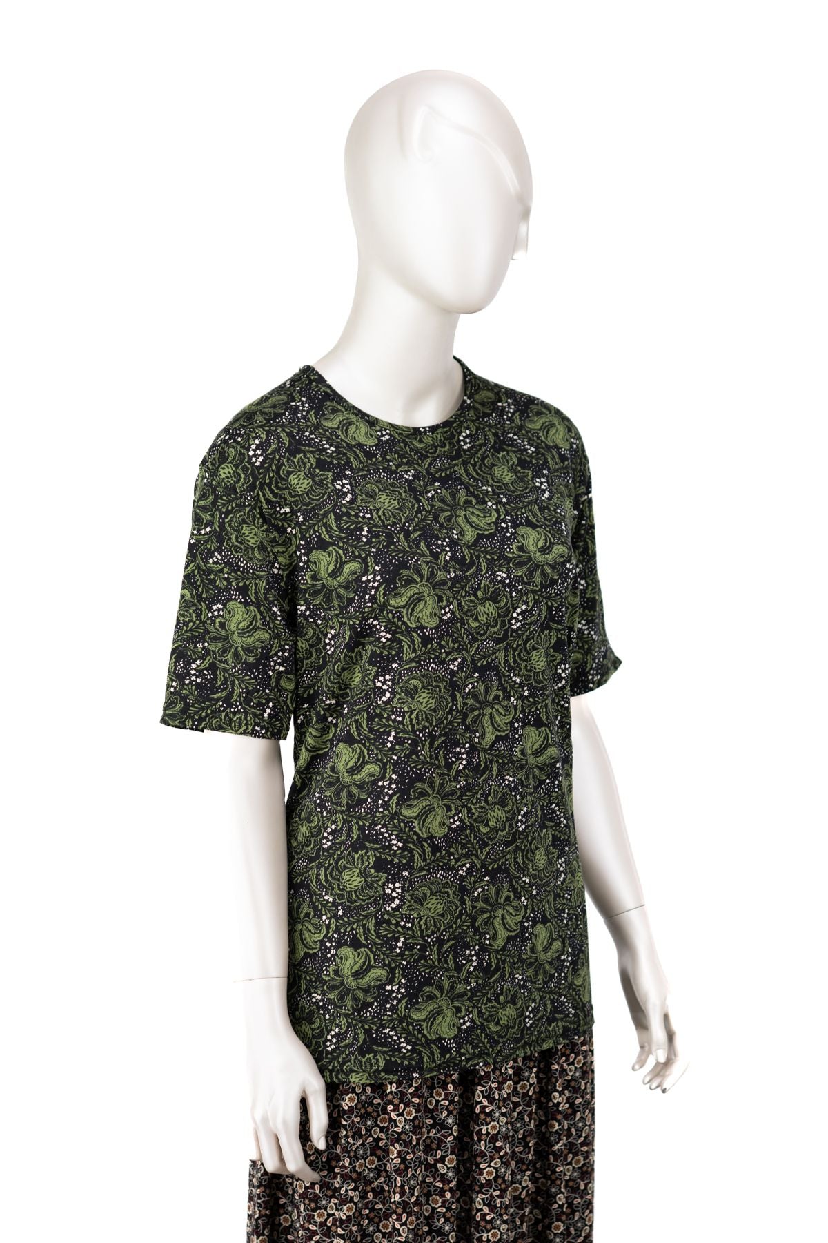 Kadın Turlu Viskon Penye Kumaş Kısa Kollu Anne Bluz Gül Çiçek Desenli Likralı Tam Kalıp